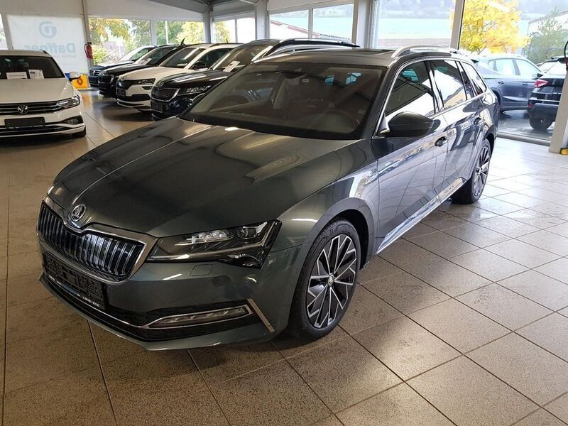 Gebraucht Skoda Superb LAURIN & KLEMENT 156 PS (114 kW) 2020 Grau Kombi