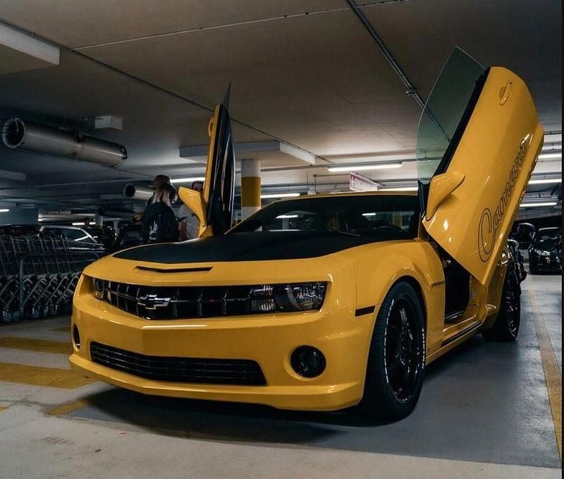Gebraucht Chevrolet Camaro 305 PS (224 kW) 2010 Gelb Coupé