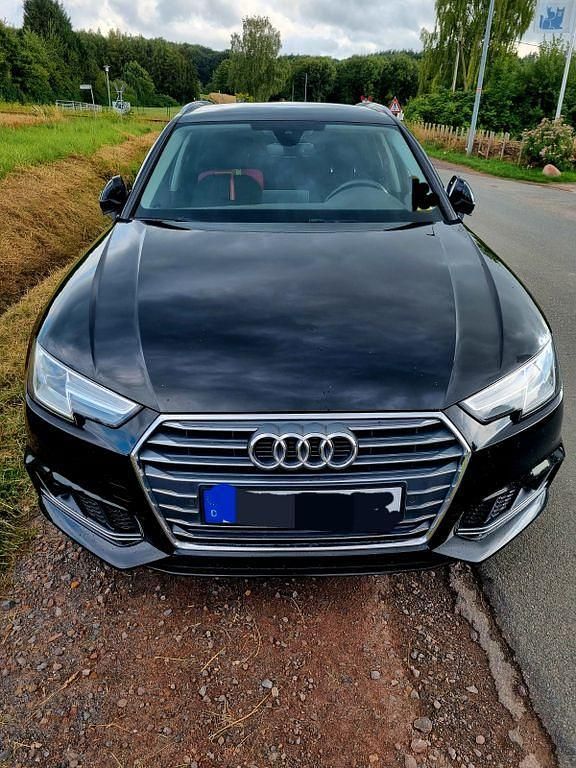 Schwarz Gebraucht 2018 Audi A4 Design Kombi | 16.500 € (Fairer Preis) - Bild 1/4