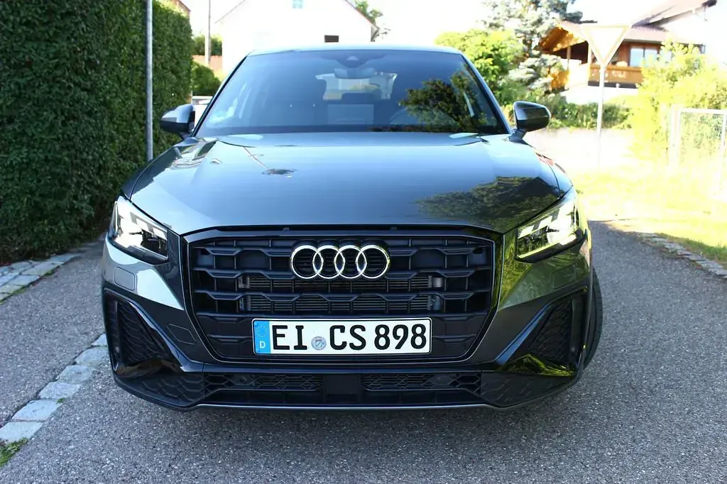 Gebraucht Audi Q2 S-Line 150 PS (110 kW) 2025 Grau SUV