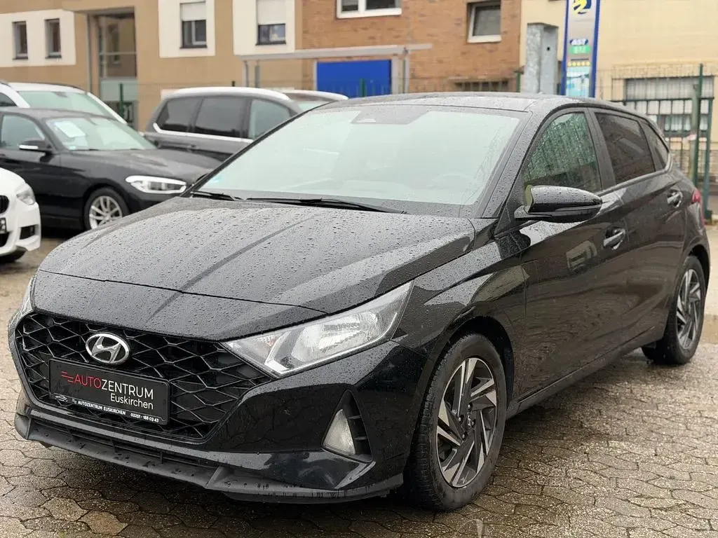Gebraucht Hyundai i20 GO! 101 PS (74 kW) 2023 Phantom black Kleinwagen