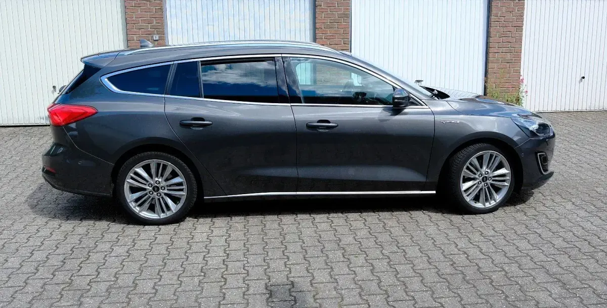 Gebraucht Ford Focus Vignale 182 PS (133 kW) 2019 Grau Kombi