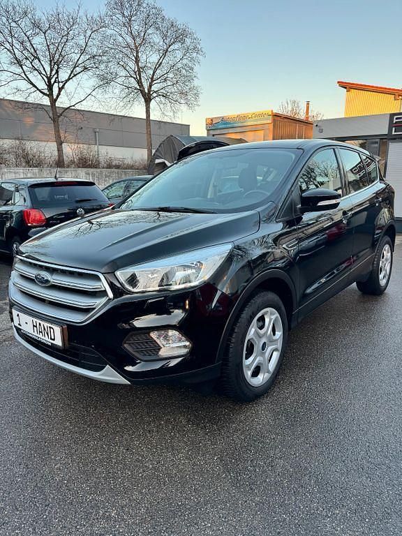 Gebraucht Ford Kuga Trend 120 PS (88 kW) 2018 Schwarz SUV