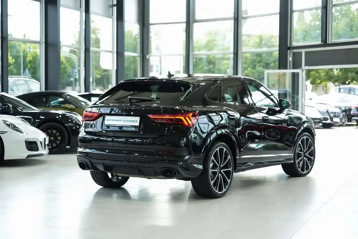 Gebraucht Audi RS Q3 400 PS (294 kW) 2023 Mythosschwarz metallic SUV
