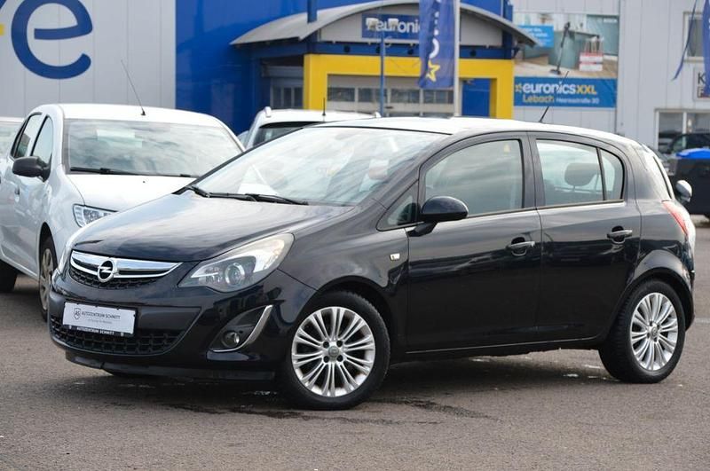 Gebraucht Opel Corsa Innovation 101 PS (74 kW) 2011 Saphirschwarz/black sapphire Kleinwagen