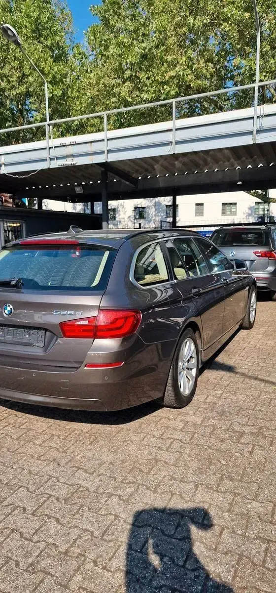 Gebraucht BMW 525 Performance 218 PS (160 kW) 2012 Braun Kombi