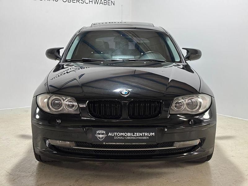 Gebraucht BMW 120 177 PS (130 kW) 2011 Schwarz Kleinwagen