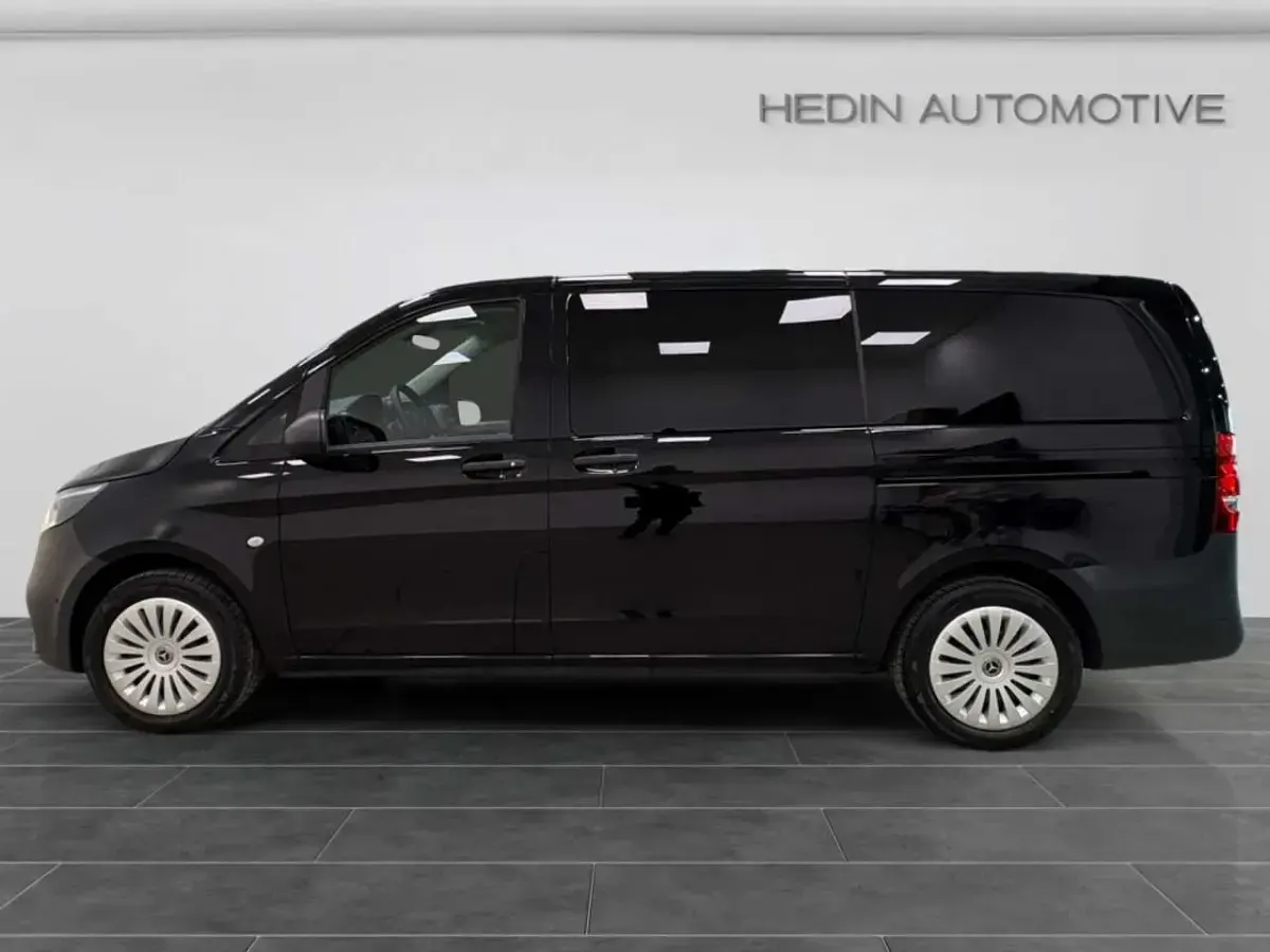 Gebraucht Mercedes Vito 163 PS (119 kW) 2025 Schwarz Van