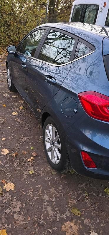 Gebraucht Ford Fiesta 105 PS (77 kW) 2018 Blau Kleinwagen