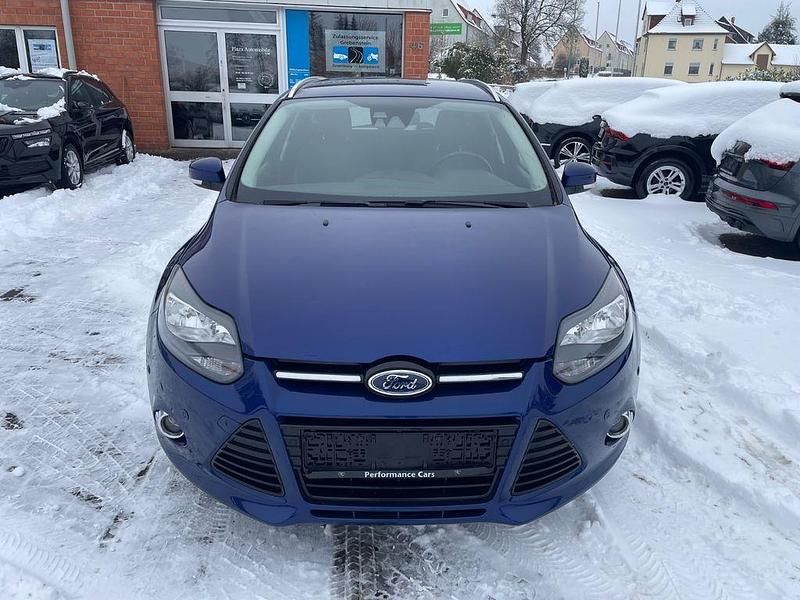 Gebraucht Ford Focus Titanium 140 PS (102 kW) 2014 Blau Limousine