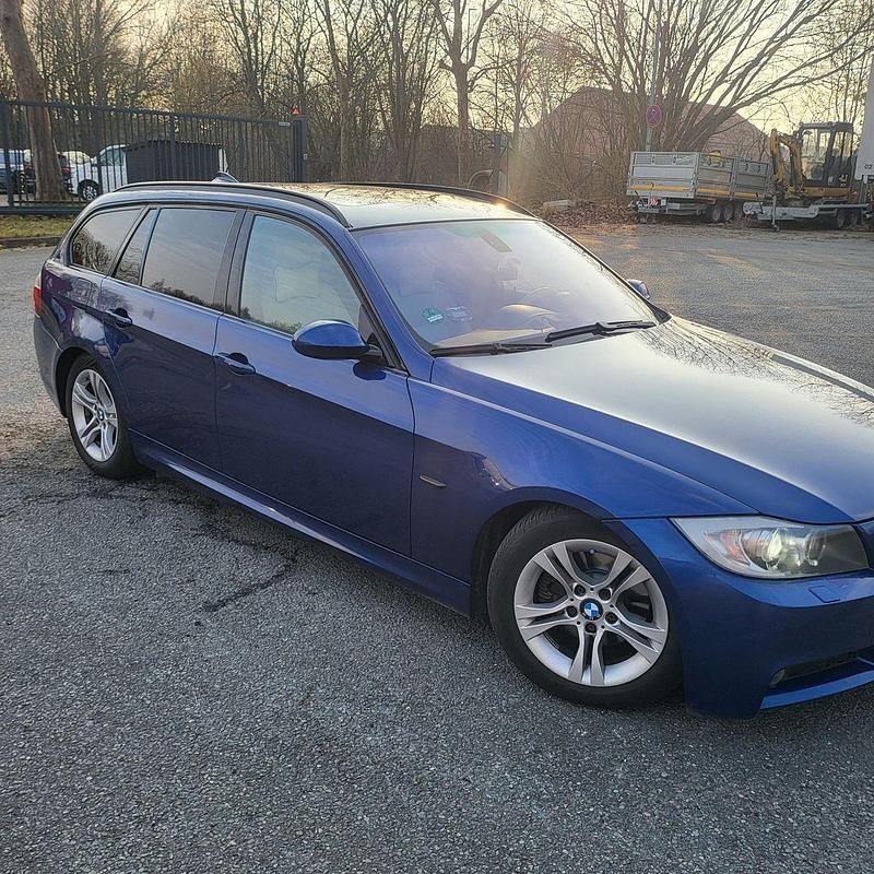 Gebraucht BMW 320 177 PS (130 kW) 2007 Blau Kombi
