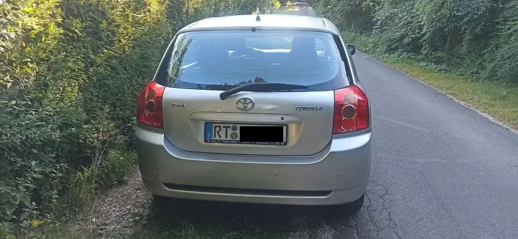 Gebraucht Toyota Corolla Luna 110 PS (80 kW) 2005 Silber Limousine