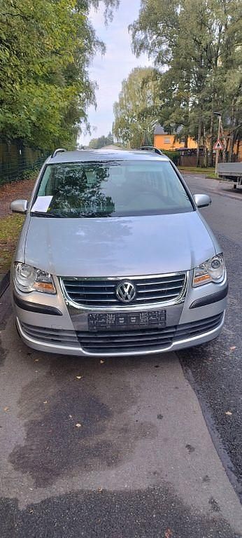 Silber Gebraucht 2008 VW Touran Conceptline Van / Kleinbus | 4.200 € (Guter Preis) - Bild 1/4