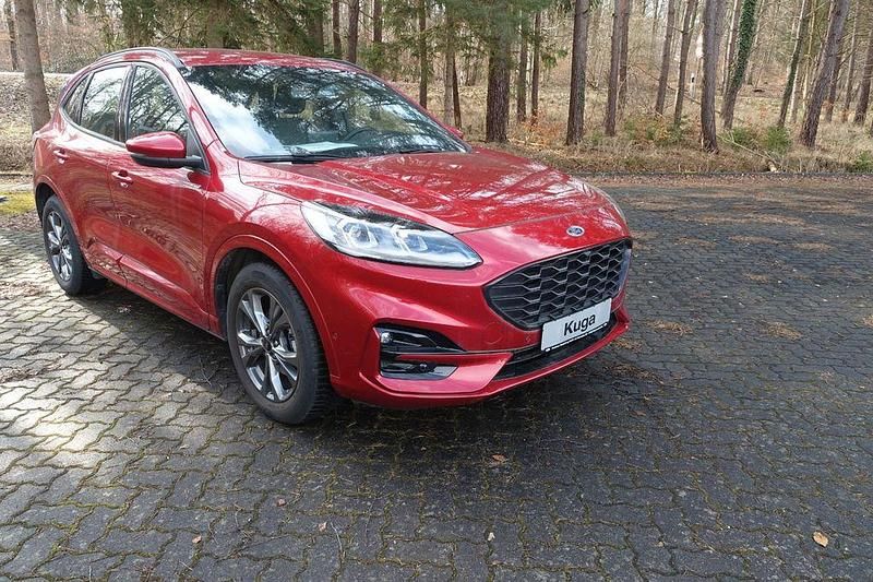 Gebraucht Ford Kuga ST-Line X 150 PS (110 kW) 2024 Rot SUV
