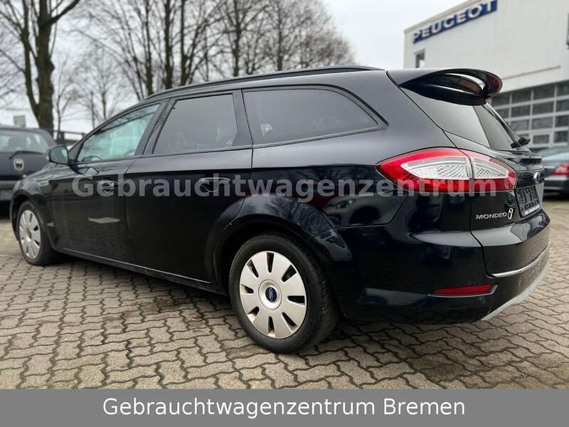 Gebraucht Ford Mondeo 140 PS (102 kW) 2012 Schwarz Kombi
