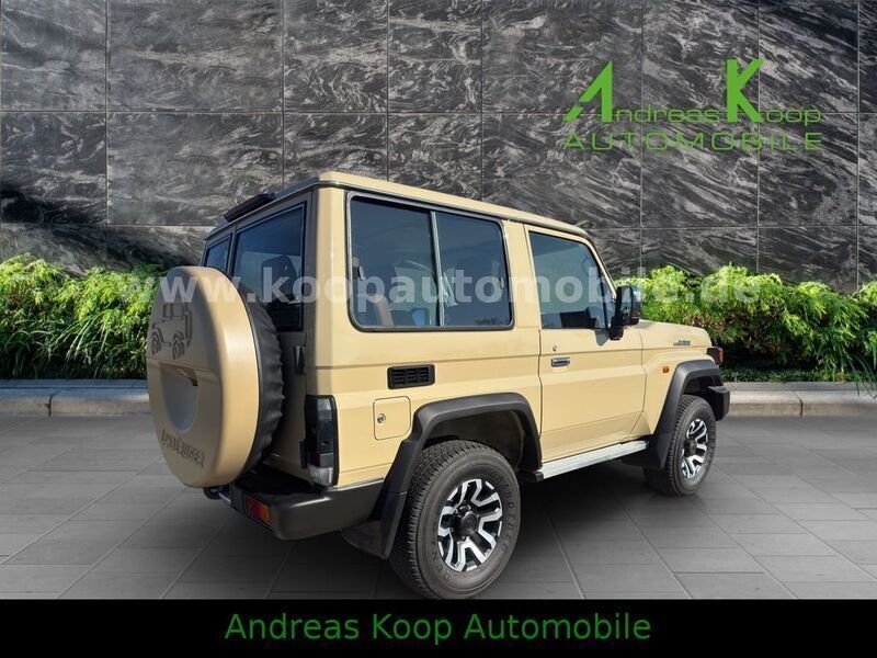 Neu Toyota Land Cruiser 231 PS (169 kW) 2025 Beige SUV