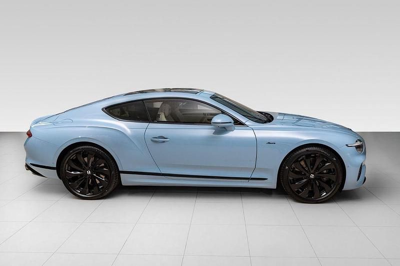 Neu Bentley Continental 680 PS (500 kW) 2025 Blau