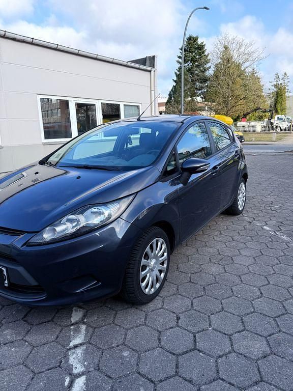 Gebraucht Ford Fiesta Ambiente 60 PS (44 kW) 2009 Grau Kleinwagen