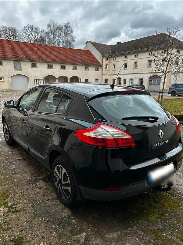 Gebraucht Renault Mégane 100 PS (73 kW) 2011 Schwarz Kleinwagen