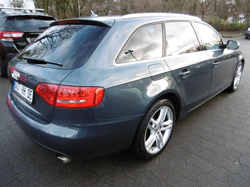 Używany Audi A4 Attraction 190 KM (139 kW) 2011 Złoty Kombi
