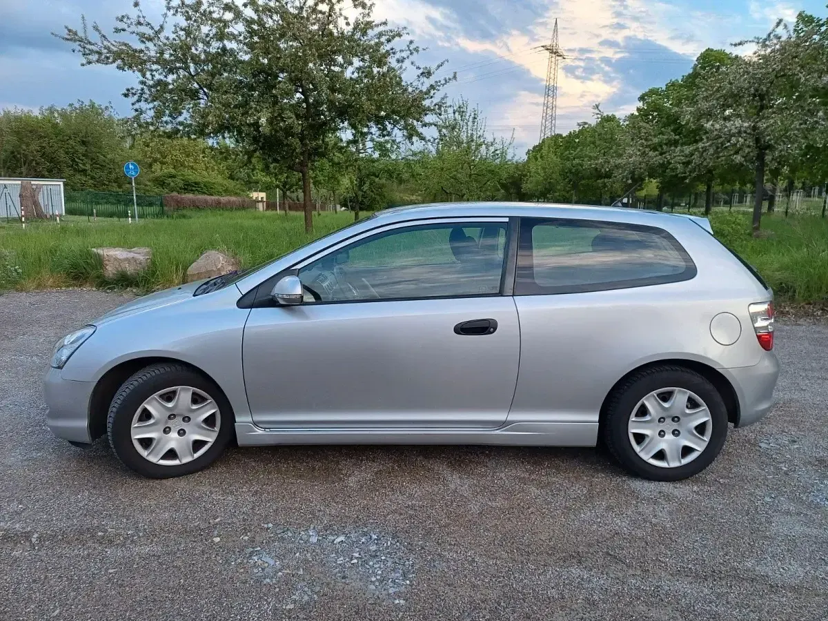 Occasion Honda Civic 90 ch (66 kW) 2005 Argent Coupé