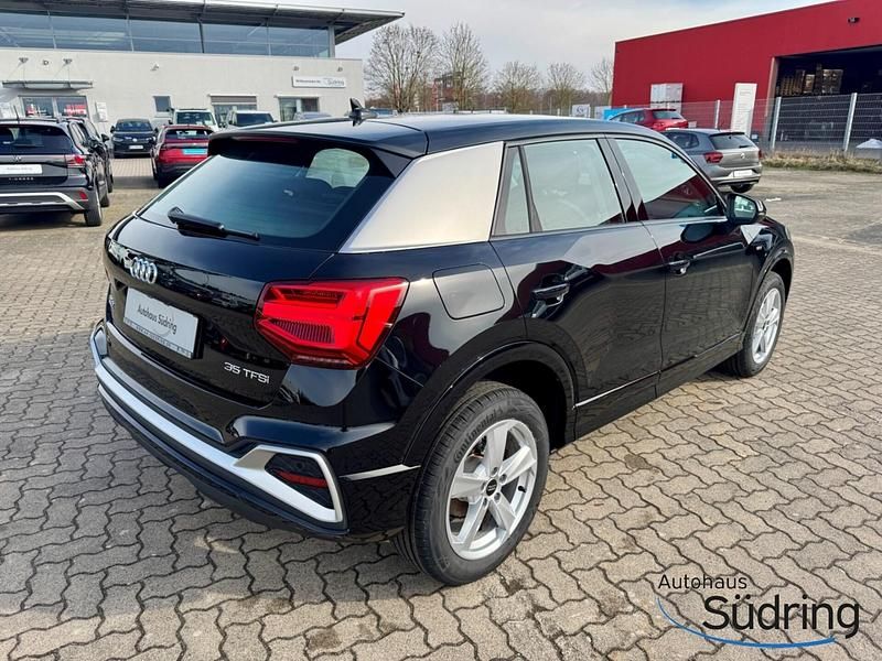 Neu Audi Q2 S-Line 150 PS (110 kW) 2025 Mythosschwarz SUV
