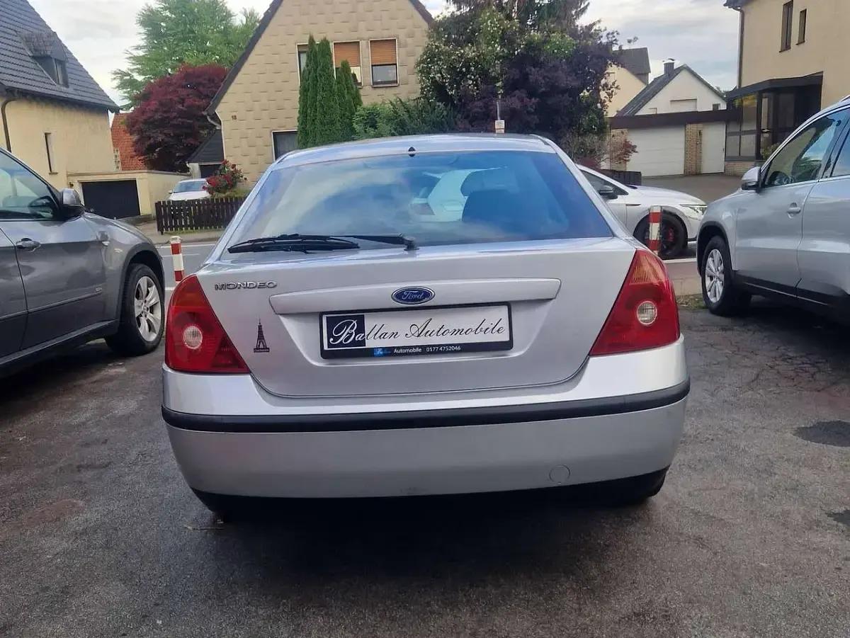Gebraucht Ford Mondeo Ambiente 110 PS (80 kW) 2003 Grau Limousine