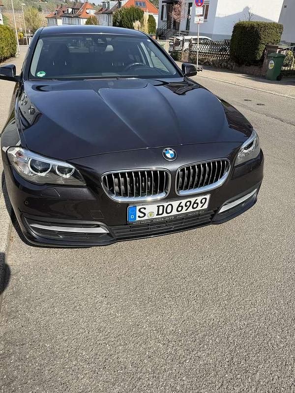 Gebraucht BMW 520 190 PS (139 kW) 2016 Grau Limousine