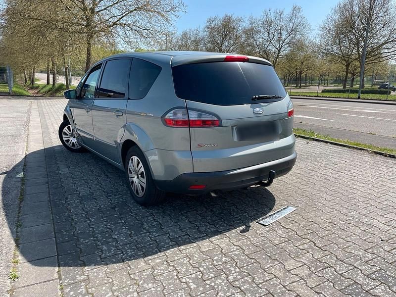 Second-hand Ford S-MAX 140 CP (102 kW) 2008 Gri Monovolum