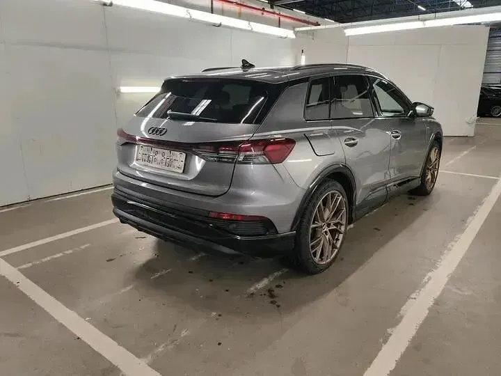 Gebraucht Audi Q4 e-tron S-Line 150 kW (204 PS) 2021 Taifungrau metallic SUV