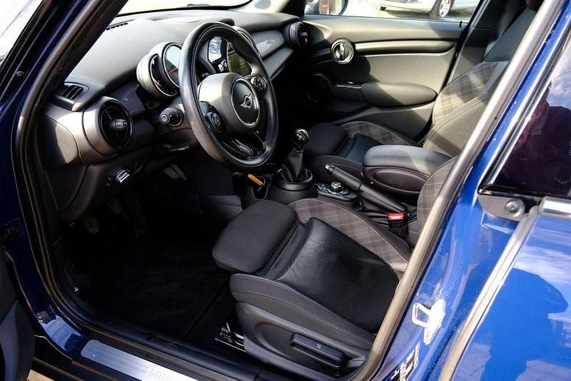 Gebraucht Mini Cooper Business 136 PS (100 kW) 2016 Blau Kleinwagen