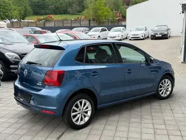 Gebraucht VW Polo LOUNGE 90 PS (66 kW) 2015 Blau Limousine