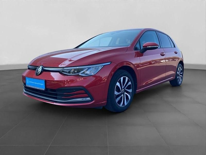 Gebraucht VW Golf VIII Active 131 PS (96 kW) 2022 Rot Limousine