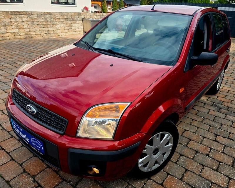 Rot Gebraucht 2007 Ford Fusion Fun X Limousine | 1.999 € (Fairer Preis) - Bild 1/4