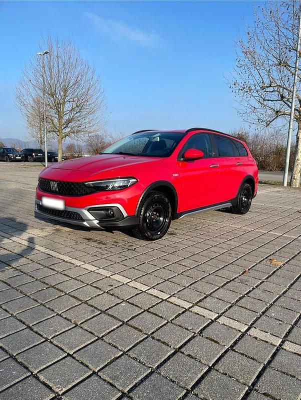 Gebraucht Fiat Tipo Cross 131 PS (96 kW) 2023 Rot Kombi