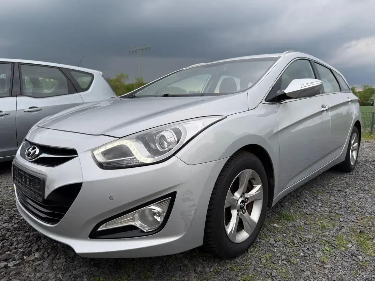 Gebraucht Hyundai i40 116 PS (85 kW) 2013 Silber Limousine