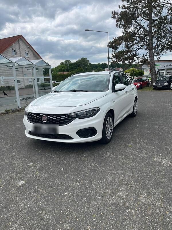 Weiß Gebraucht 2017 Fiat Tipo Kombi | 5.500 € - Bild 1/4