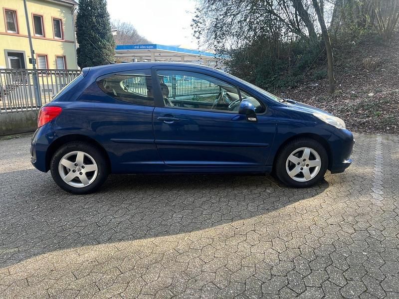 Gebraucht Peugeot 207 88 PS (64 kW) 2007 Blau Kleinwagen