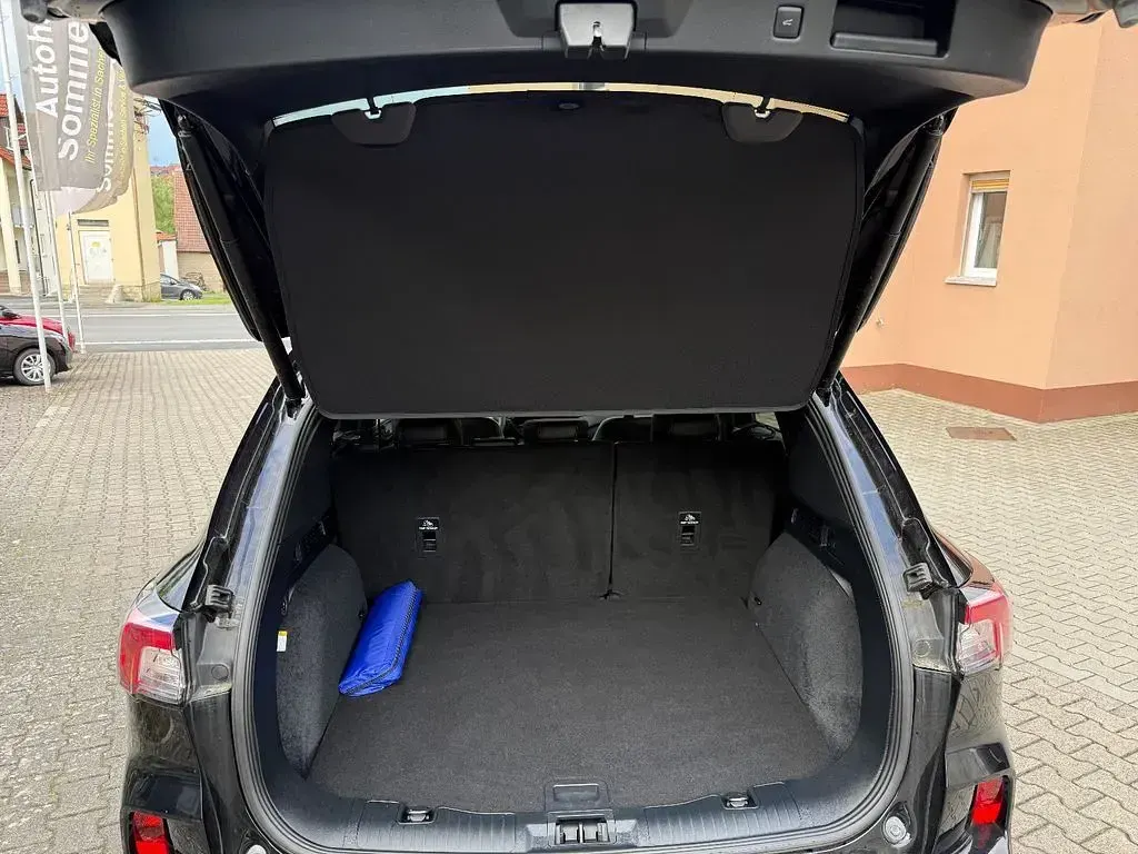Gebraucht Ford Kuga ST-Line X 150 PS (110 kW) 2023 Schwarz SUV