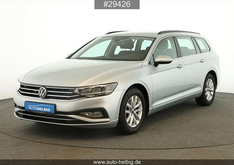 Silber Gebraucht 2023 VW Passat Business Kombi | 22.890 € (Guter Preis) - Bild 1/4