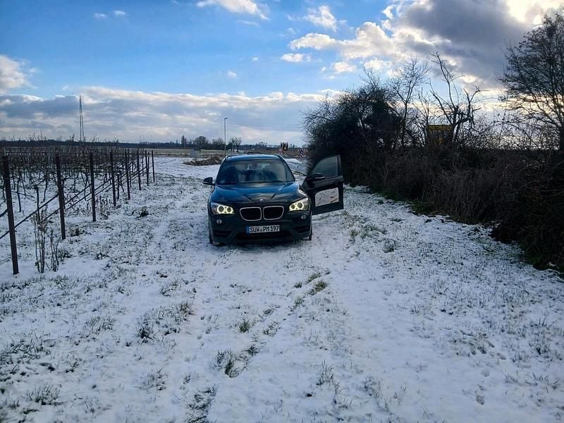 Schwarz Gebraucht 2014 BMW X1 SUV | 7.899 € (Guter Preis) - Bild 1/4