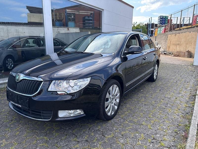 Gebraucht Skoda Superb Elegance 160 PS (117 kW) 2013 Schwarz Limousine