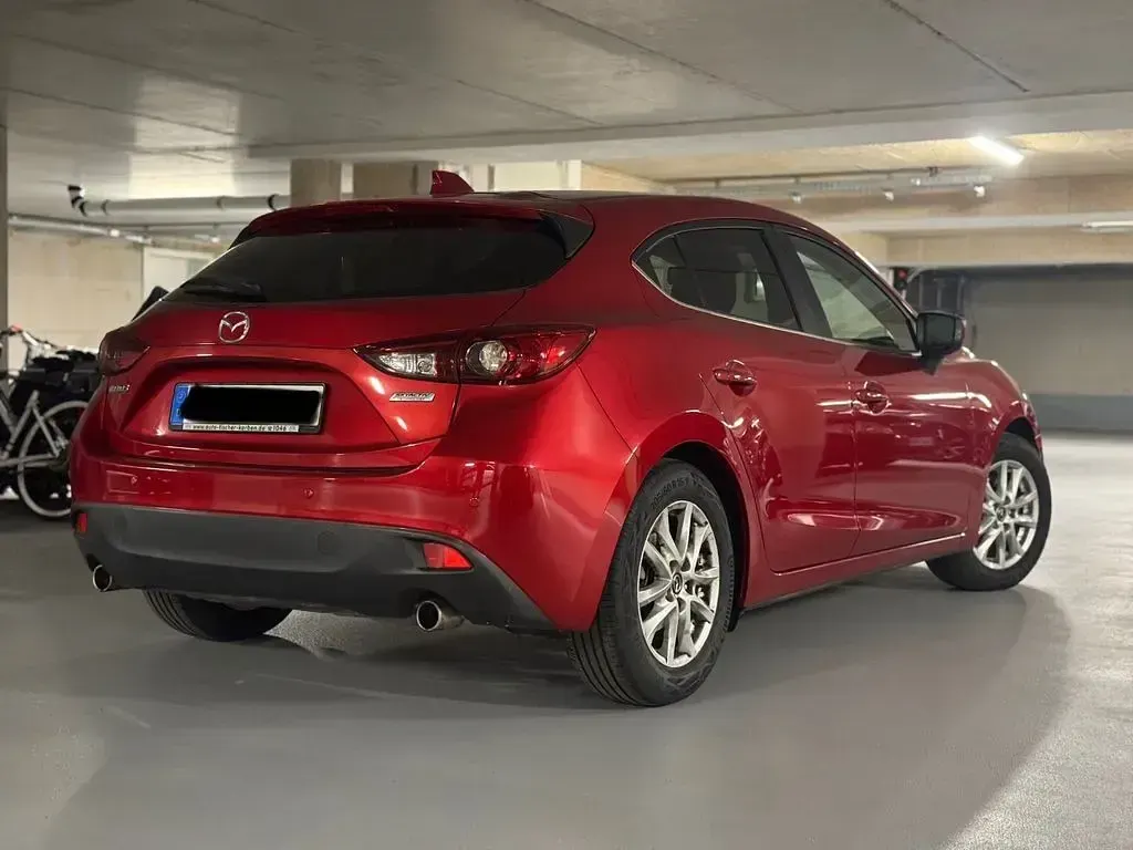 Gebraucht Mazda 3 Center-Line 120 PS (88 kW) 2015 Rot Limousine