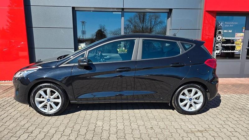 Gebraucht Ford Fiesta Cool & Connect 95 PS (69 kW) 2020 Schwarz Kleinwagen
