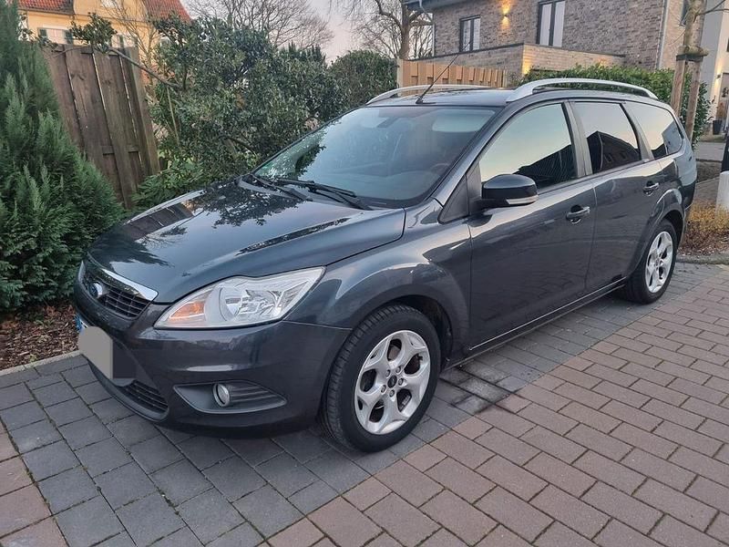 Gebraucht Ford Focus Viva 101 PS (74 kW) 2011 Grau Limousine