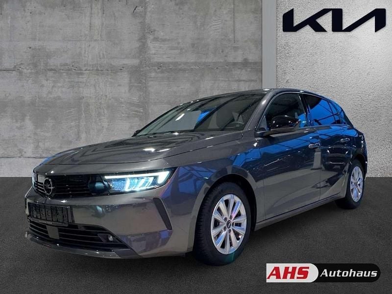 Vulkangrau metallic Gebraucht 2023 Opel Astra Enjoy Limousine | 19.990 € (Fairer Preis) - Bild 1/4