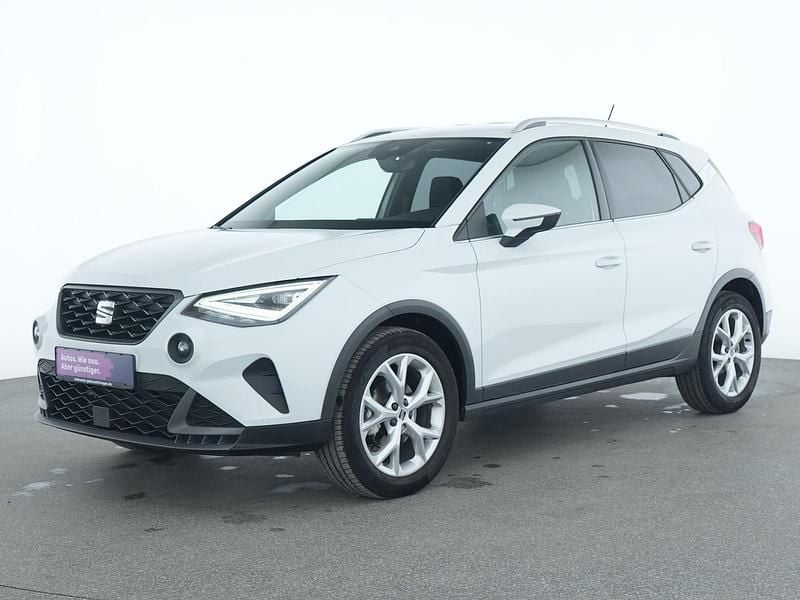 Nevada weiss Gebraucht 2023 Seat Arona FR SUV | 18.955 € (Guter Preis) - Bild 1/4