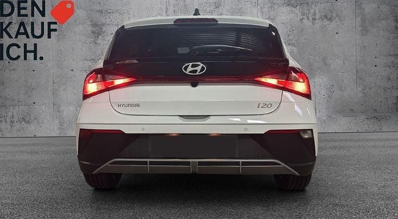 Neu Hyundai i20 Select 101 PS (74 kW) 2025 Grau Limousine