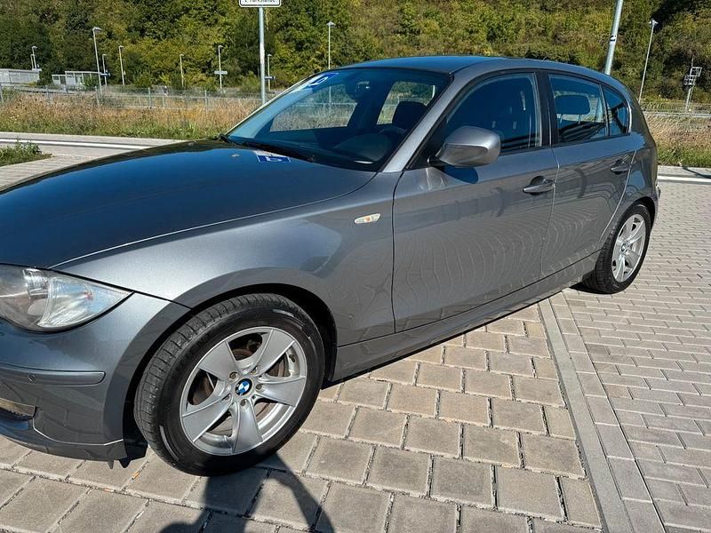 Gebraucht BMW 116 116 PS (85 kW) 2010 Grau Kleinwagen