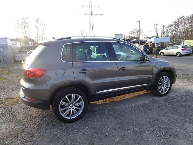 Gebraucht VW Tiguan Sportline 140 PS (102 kW) 2012 Pepper grey metallic SUV